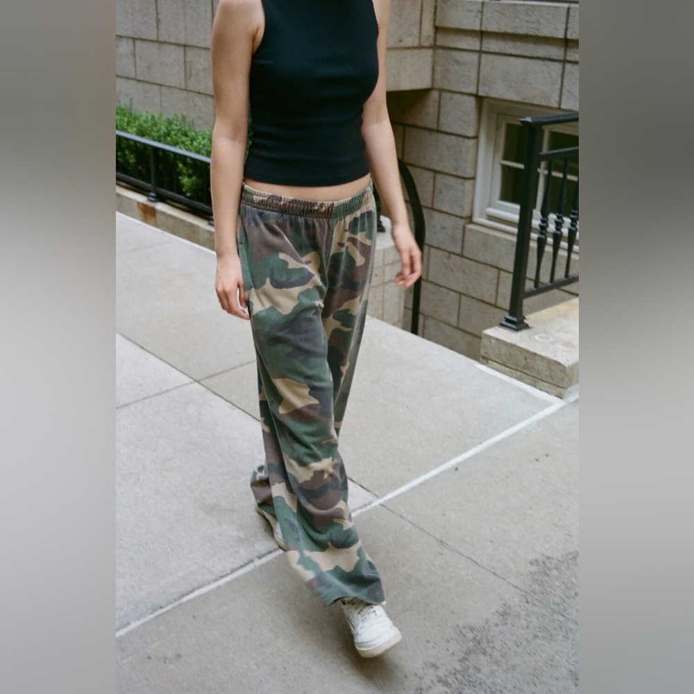 NWT Brandy Melville Anastasia Camo Sweatpants